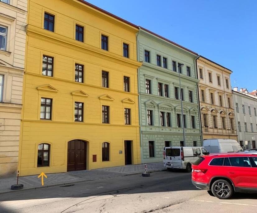 Apartament V Prizemi S Kuchyni A Koupelnou Praga