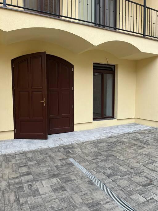 V Prizemi S Kuchyni A Koupelnou Apartament *