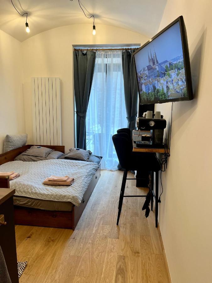 Apartment V Prizemi S Kuchyni A Koupelnou *